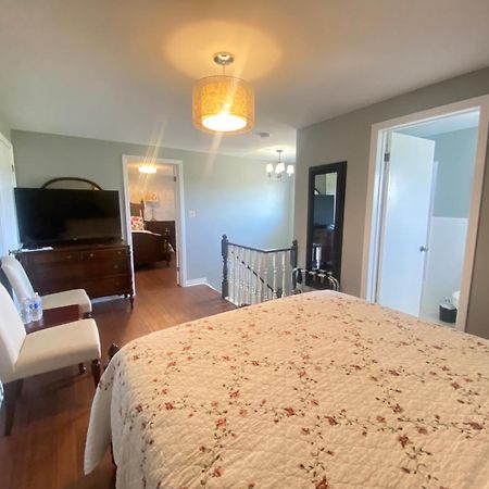 Bed and Breakfast Butterfly Manor Ниагара-Фолс Экстерьер фото