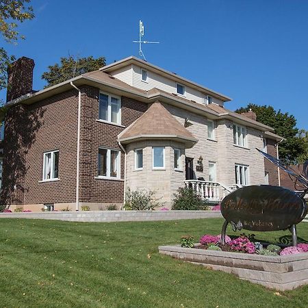 Bed and Breakfast Butterfly Manor Ниагара-Фолс Экстерьер фото