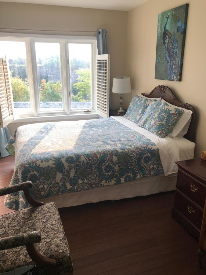Bed and Breakfast Butterfly Manor Ниагара-Фолс Экстерьер фото