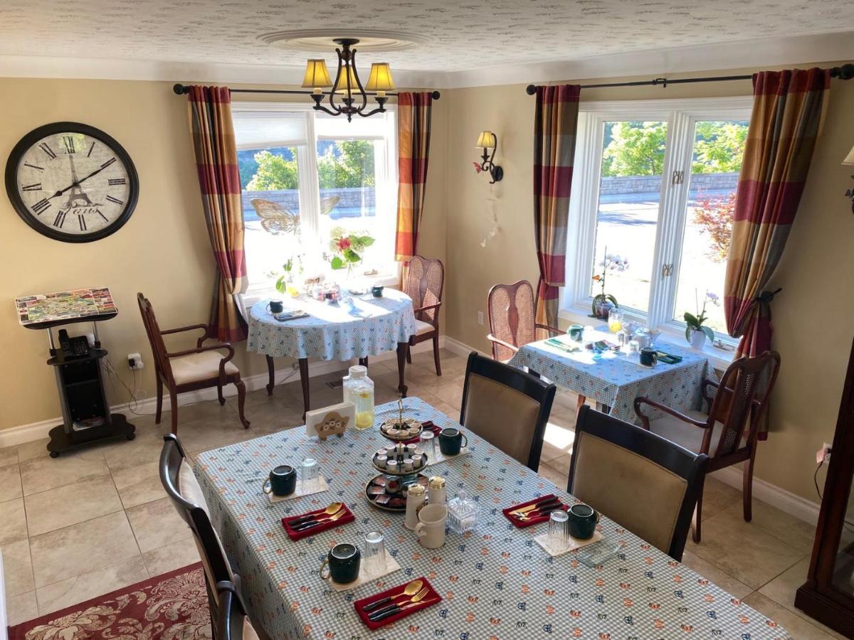 Bed and Breakfast Butterfly Manor Ниагара-Фолс Экстерьер фото