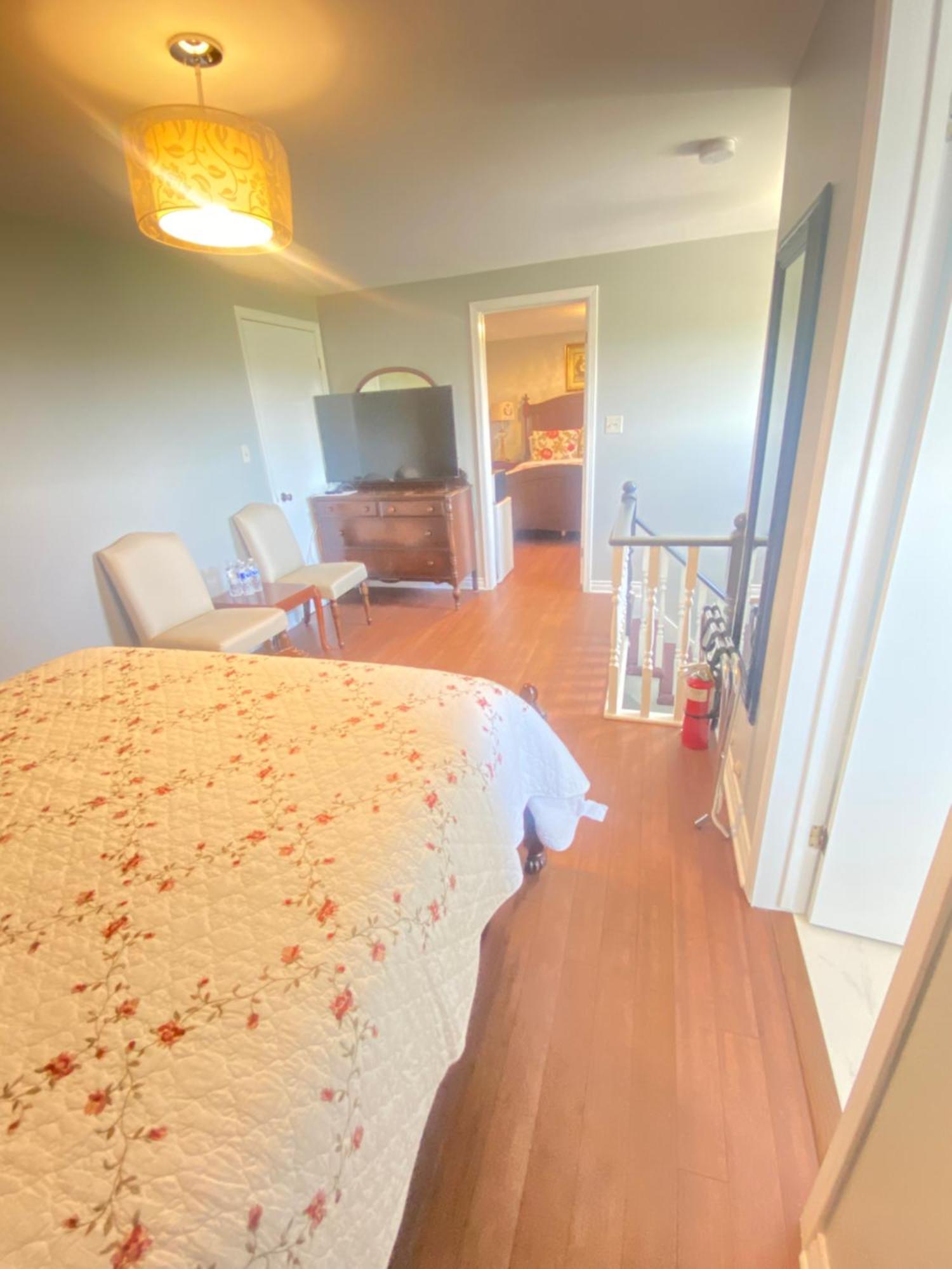 Bed and Breakfast Butterfly Manor Ниагара-Фолс Экстерьер фото