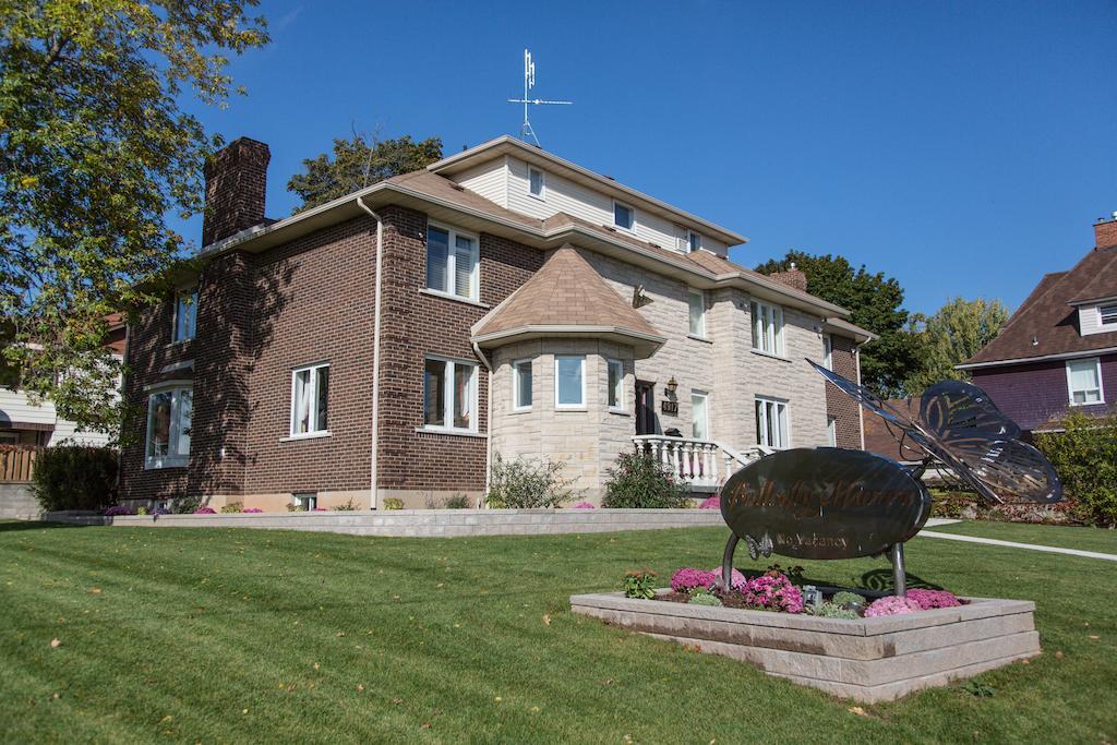 Bed and Breakfast Butterfly Manor Ниагара-Фолс Экстерьер фото